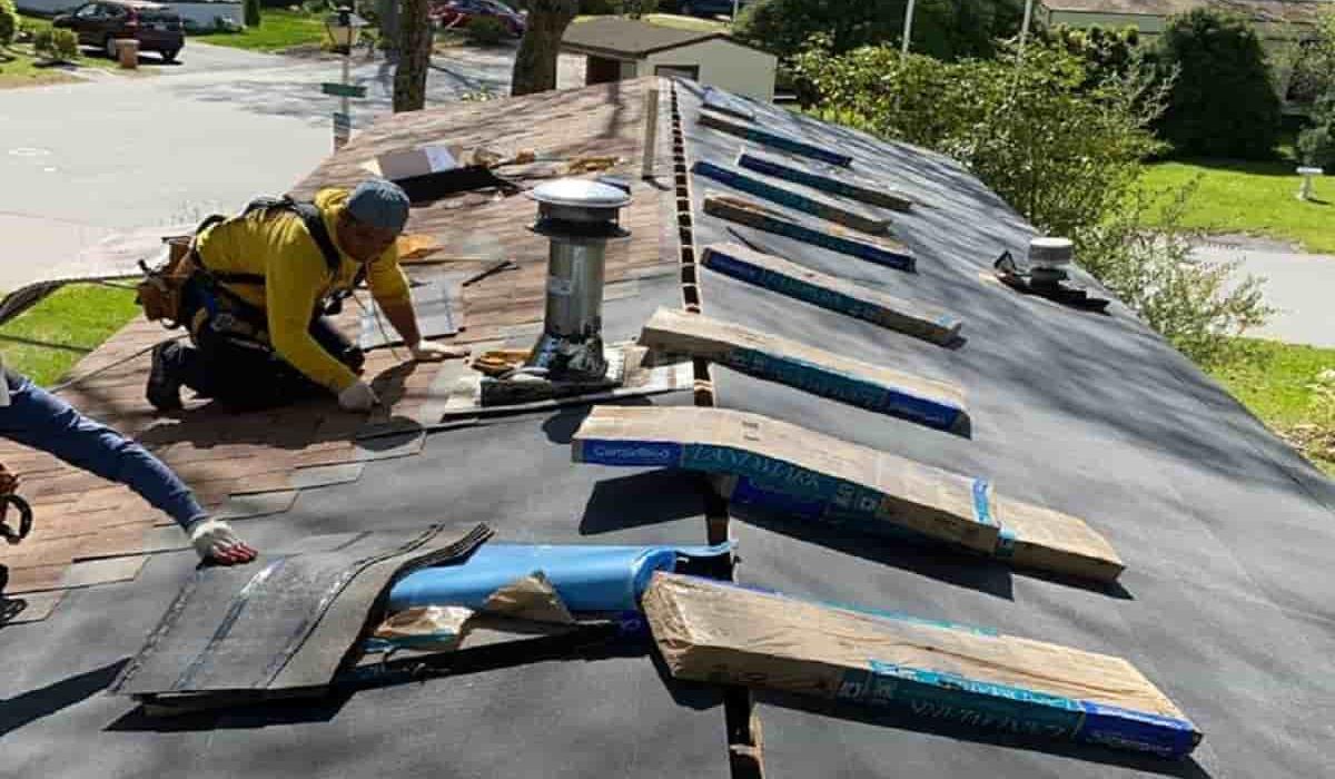 asphalt shingle roof installation 757 asphalt shingle roof installation 757 How to Choose Between Asphalt Shingles Metal and Tile Roofing for Your Home